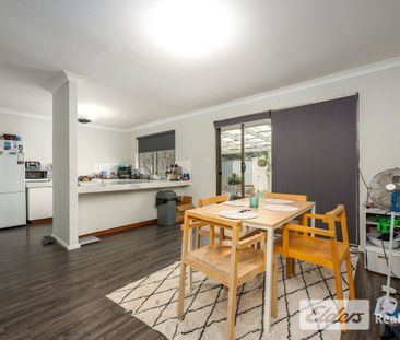 Family Living in a Cul-De-Sac - Photo 2