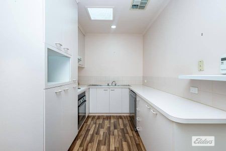 Spacious and Comfortable Living in a Quiet Court - Photo 3
