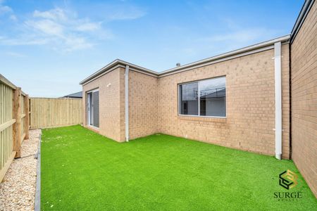 BRAND NEW 4 Bedroom Home! - Photo 3