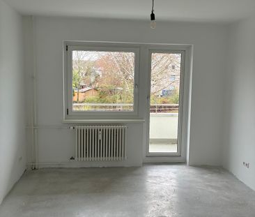 3-Zimmer-Wohnung mit Balkon in schöner Lage // 2.OG links - Photo 1