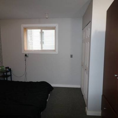 Unfurnished 1 Bed + Den, 1 Bath Lower Suite (Valleycliffe) - Photo 4