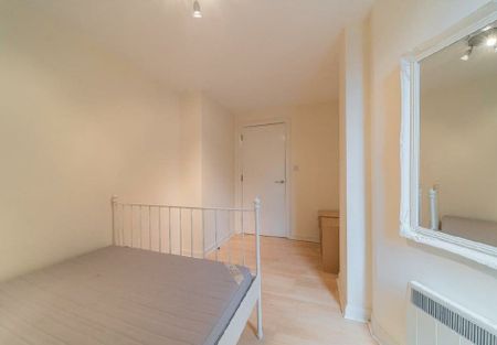 2 Bed Flat, Base, S1 - Photo 4