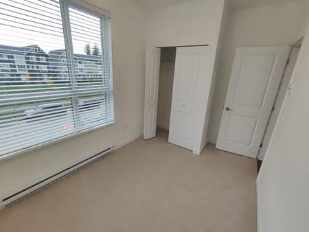 Brand New Spacious Three Bedroom in Fleetwood Village - Photo 3