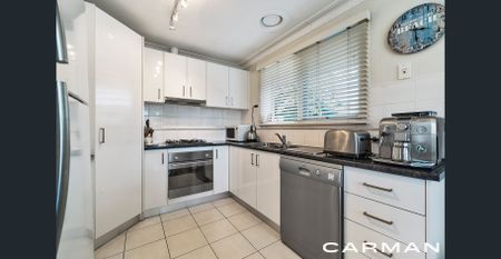 Beautifully Positioned! - Photo 3