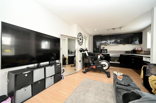 Apt 2, 61 Central Avenue, Bangor, BT20 3AU - Photo 1