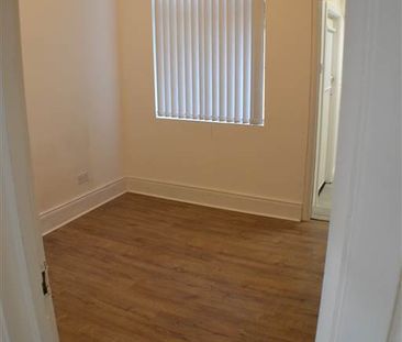 Flat 1 96 Fitzroy Avenue, Queens Quarter, Belfast, BT7 1HX - Photo 2