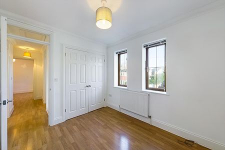 3 bedroom detached house to rent - Photo 4