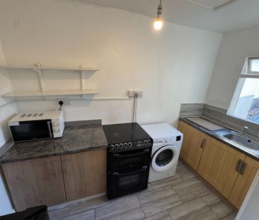 Studio Flat, Little Preston Street, BN1 - Photo 1