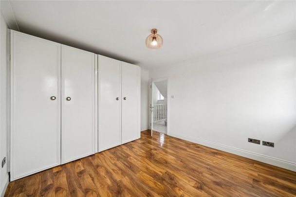 4 bedroom terraced house to rent - Photo 1