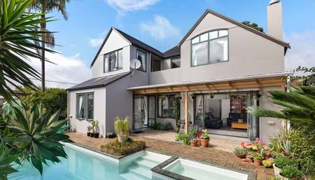 Large family home in DGZ - Photo 3