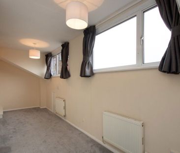 18, Ashling Park Road **, Denmead - Photo 4