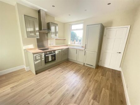 2 bedroom terraced house to rent - Photo 4