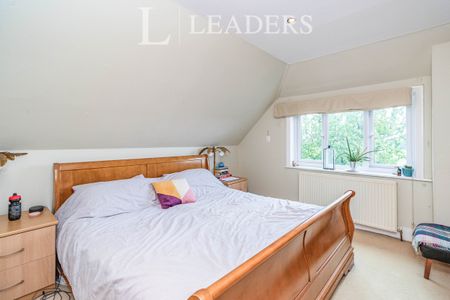 2 bedroom apartment to rent Effingham Road, Long Ditton, Surbiton, KT6 - Photo 2