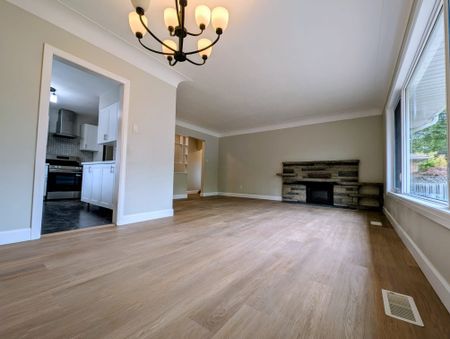 For Lease - 5 Bertram Drive, Hamilton, Ontario - Photo 2