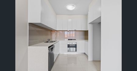 Perfectly positioned two-bedroom apartment - Ground Floor Apartment - Photo 3