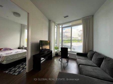 55 Merchants' Wharf #233 - Photo 2