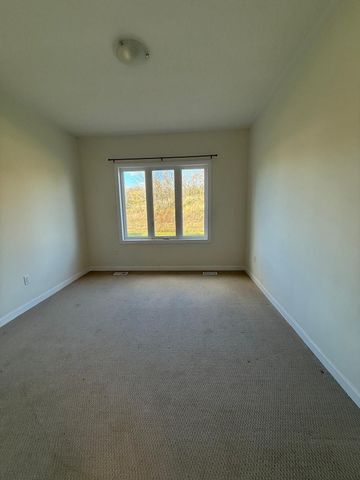 For Lease - 136 Gildersleeve Boulevard, Loyalist, Ontario - Photo 5