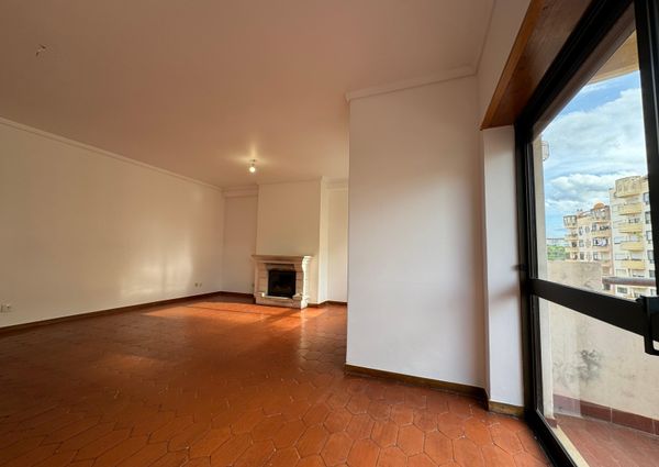 Apartamento T3 para Arrendamento na Quinta D. JOÃO