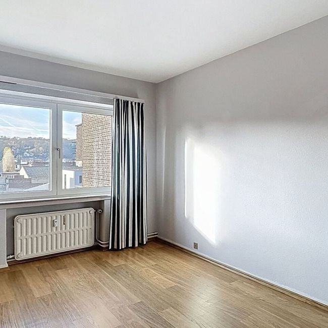 Appartement te huur in Liège voor € 1.500 met 4 slaapkamers - Foto 1