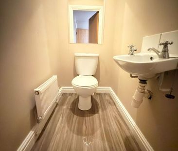 4 bedroom terraced house to rent - Photo 6