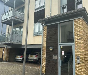 2 bed flat to rent in Quayside Drive - Photo 1