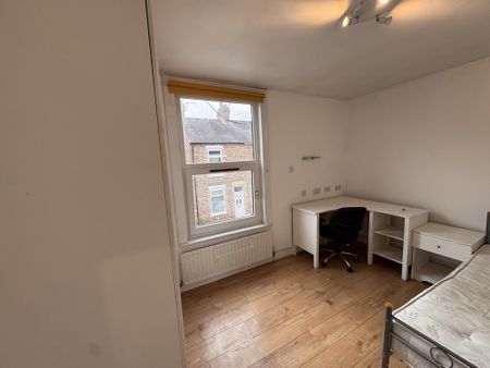 Upper Newborough Street, Burton Stone Lane - P2265 - Photo 4