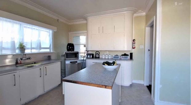 Wonderful Quiet Family Home - Photo 1