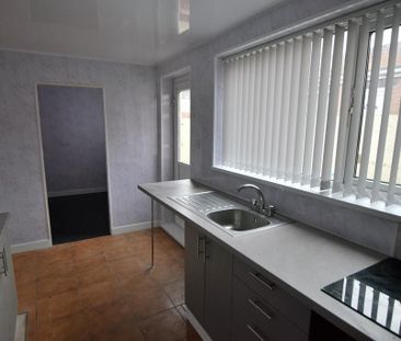3 bedroom terraced house to rent - Photo 3