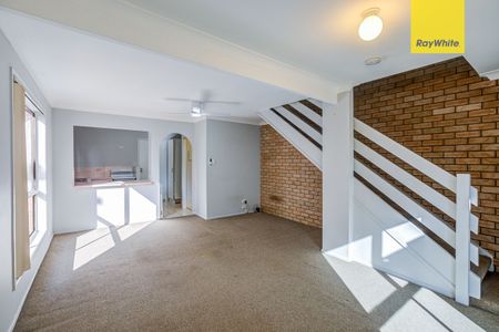 Spacious 2-Bedroom Townhouse in Prime Location - Photo 5