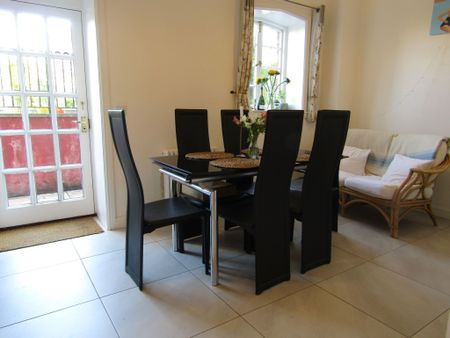 2 bed Terraced - To Let - Photo 2