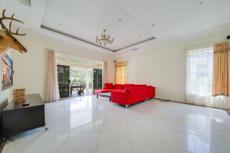 OVER 100 SQ HOME – THEY DON’T COME MUCH BETTER THAN THIS! - Photo 2