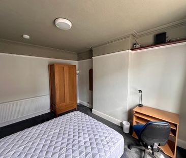 6 bedroom house - Photo 2