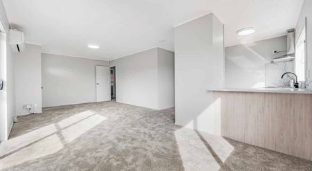 Newly renovated house in Weymouth! - Photo 2