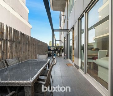 Beach living with courtyard! - Photo 4