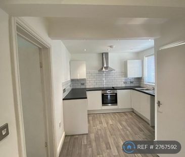 2 bedroom semi-detached house to rent - Photo 6