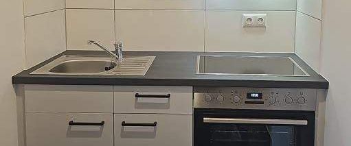 Frisch und modern sanierte Singlewohnung im separaten Anbau! - Foto 1