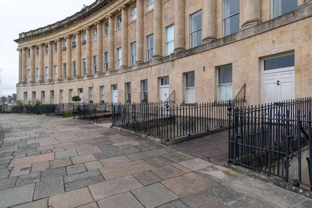 Royal Crescent, Bath, BA1 - Photo 1