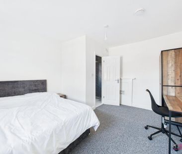 1 bedroom in a house share to rent - Photo 2