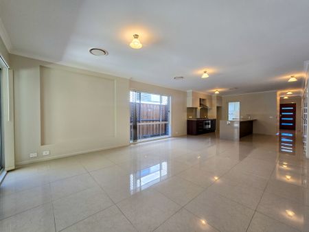 Modern, Spacious, and Perfectly Positioned - Photo 4