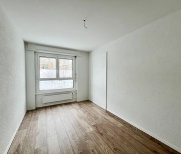 Renovated 5.5-room apartment! - Photo 4