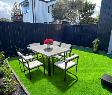 Sunny, Secure & Spacious - 1 Bedroom Townhouse - Photo 6