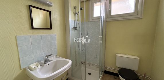 Location Appartement 2 pièces 31m² CONDE SUR VIRE 50890 - Photo 2