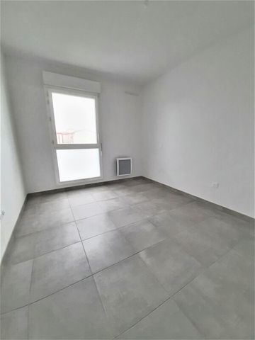 Location Appartement 3 pièces 63m² NIMES 30000 - Photo 2