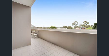 Modern unit in prime location - Photo 4