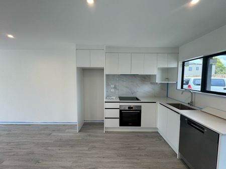 Brand New 2 Bedroom Apartment - Photo 3