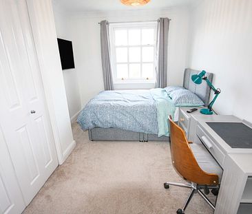 One-Bedroom Studio - Photo 1
