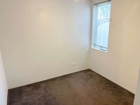 Close to All Amenities and Parklands &commat;&dollar;690 Per Week - Photo 4