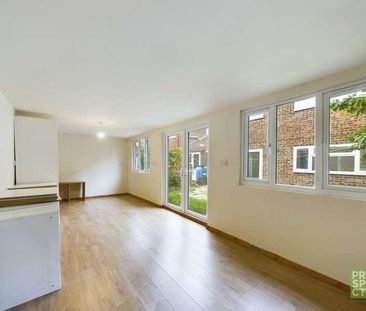 Trevelyan, Bracknell, Berkshire, RG12 - Photo 3