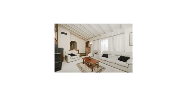 GREAT LOCATION GREAT FAMILY HOME - Photo 1