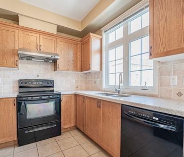 For Lease - 10 Post Oak Drive Unit# 14, Richmond Hill, Ontario - Photo 2